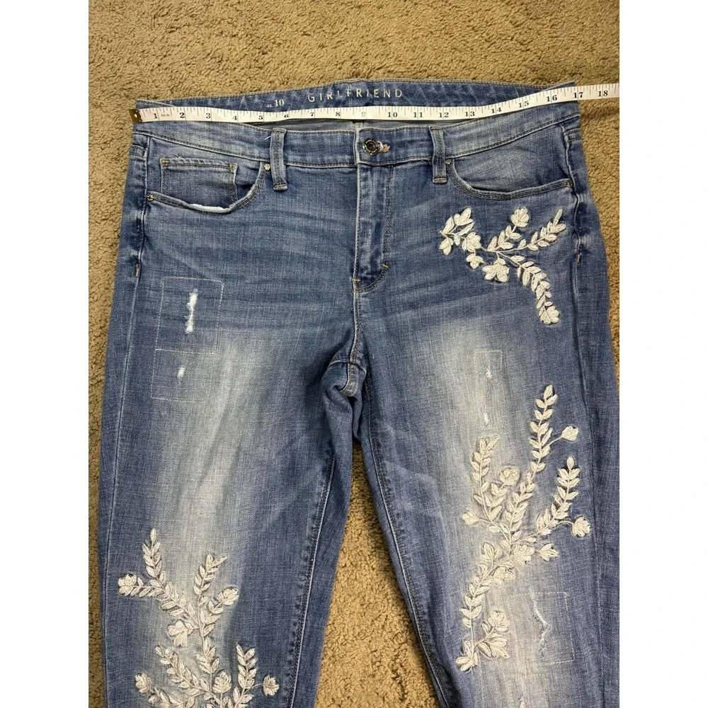 White House Black Market Girlfriend Jean Women 10 Floral Embroidery Mid Rise